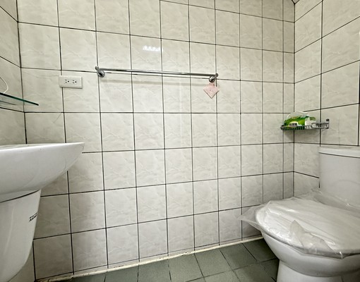 近駁二特區中山大學棧貳庫商圈1+2樓店 - Image 6