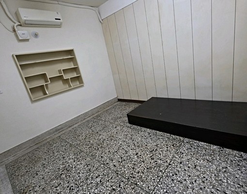 草屯市區中正路上星巴克對面合作金庫旁二樓整層出租獨立出入門戶 - Image 2