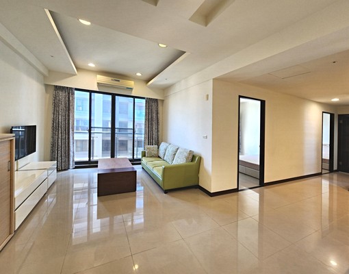 屋主自租-精緻優雅地點佳【裝潢傢俱家電】 - Image 1