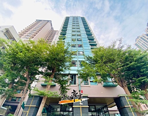 農十六｜龍文街｜高樓景觀美妝捷運宅🏡 - Image 1