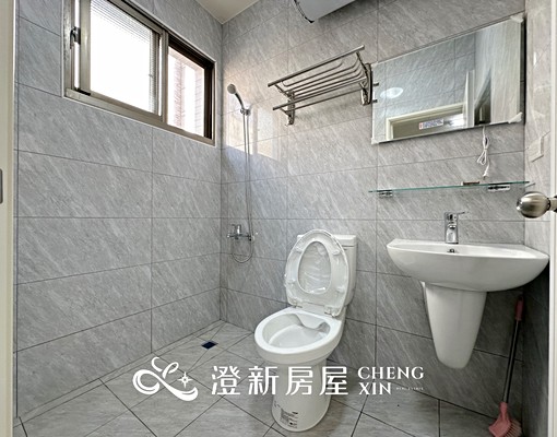 金山街｜獨立洗曬陽台/衛浴重新整理/大坪數套房 - Image 6