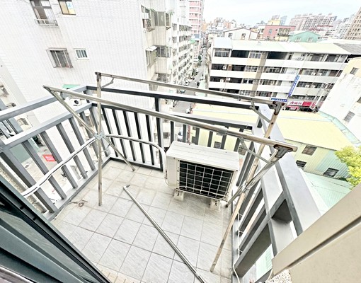 梅干crow⭐租屋補助｜採光陽台｜乾溼分離｜大衣櫃｜近中國醫 - Image 8