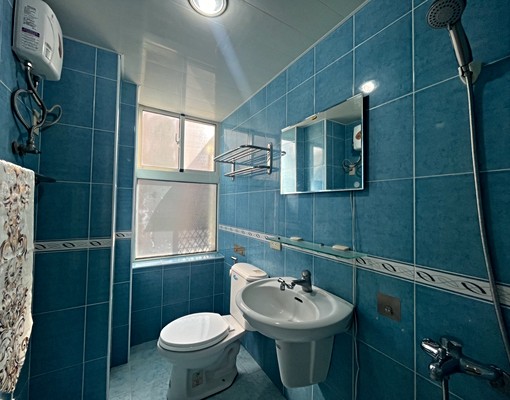 獨立套房免追垃圾車近7-11美麗島前金捷運愛河六合夜市全聯
- Image 5