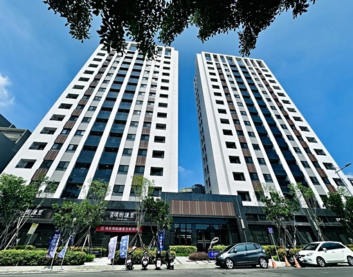 可租補附裝潢!近74號太原3房平車視野戶 - Image 1