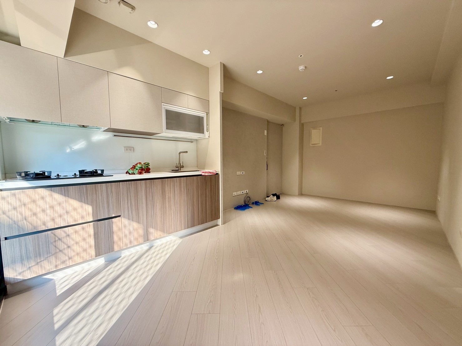 【馬斯】中清路曉明女中旁次頂樓兩房+平車