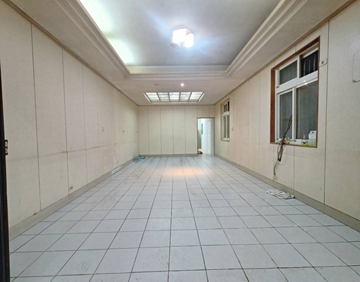 近68快速道路---東大路四段靜巷美透天 - Image 1