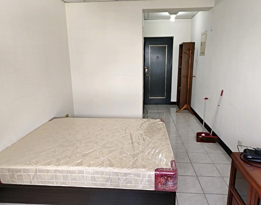 逢甲商圈溫馨套房台水台電可租補含管 - Image 2