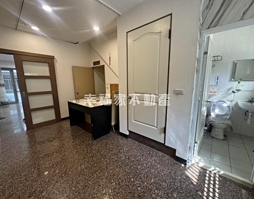 《安平區》🏡(租)五期健康二街1F賺錢金店面 - Image 4