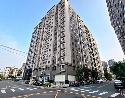 廣豐特區旁方正大套房!有陽台!可炊煮!採光佳!免仲介費! - Image 9