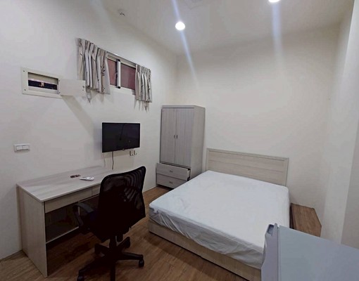 日新戲院超低價套房就不要再嫌東嫌西了 - Image 1