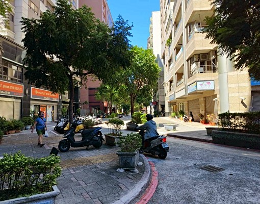漂亮3房車,含管理費與清潔費,有家具 - Image 11