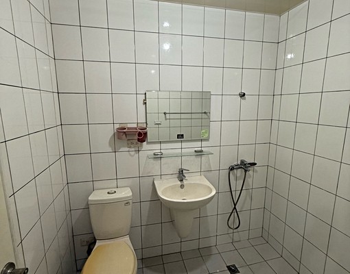 免服務費費,透天厝。四房一廳兩衛,可租補/入戶籍 - Image 7