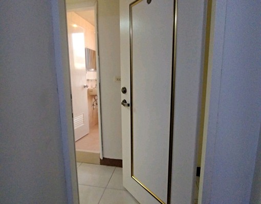 全新大窗採光佳,傢具電全生活機能特佳套房 - Image 12