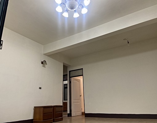 近捷運大面寬公寓1樓,使用坪數近40坪,附近有月租停車場 - Image 1