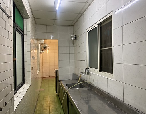 近捷運大面寬公寓1樓,使用坪數近40坪,附近有月租停車場 - Image 8