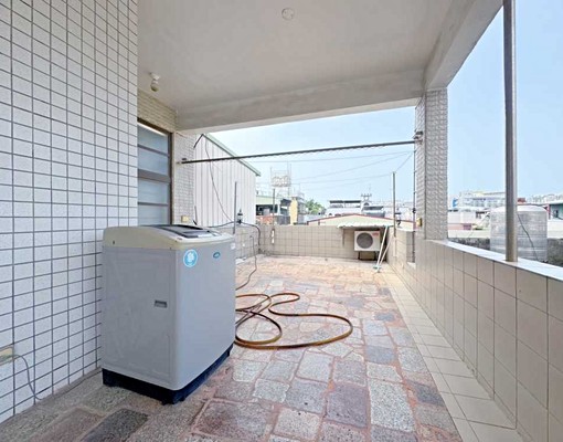 後勁夜市旁大地坪透店可店面可當住家鄰近台積電 - Image 2