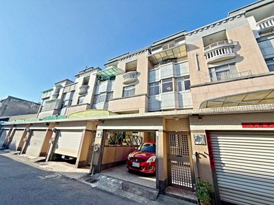 ✨竹南正市區前庭車庫美墅使用空間80坪✨
