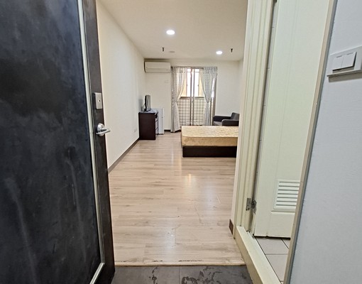 勤美教育大學台中醫★陽台一房一廳★台水電可租補 - Image 1