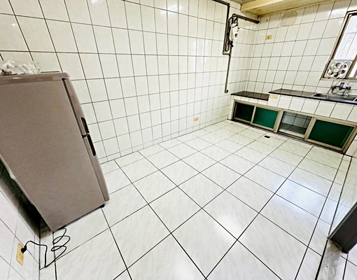 板橋🏠全新傢俱/變頻冷氣/獨洗曬/天然瓦斯/掀床/採光通風 - Image 8