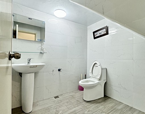 店面整棟出租5層樓適合診所寵物連鎖店🏠河南路近逢甲人潮眾多 - Image 9