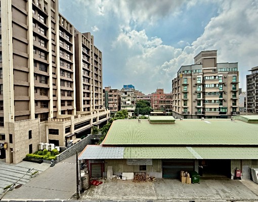 A8向上🔸大套房可報稅🔸辦公美容室 - Image 7