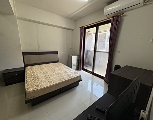 獨立陽台大套房~台電計費 - Image 1