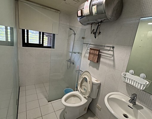 獨立陽台大套房~台電計費 - Image 2