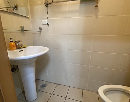 新富路漂亮別墅出租~可當住辦也可當店面~門口可停車 - Image 12