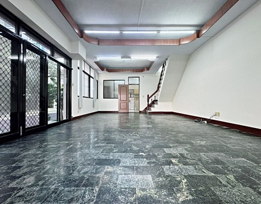 【適合辦公室、咖啡廳、補教業】★大橋熱鬧角間金店住※🈲祭祀 - Image 1