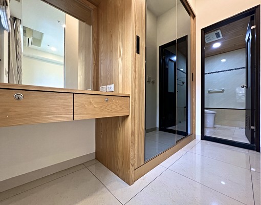 靓瑜學姊!福山國中小|左營高鐵台積電|稀有陽台進出三房平車 - Image 7