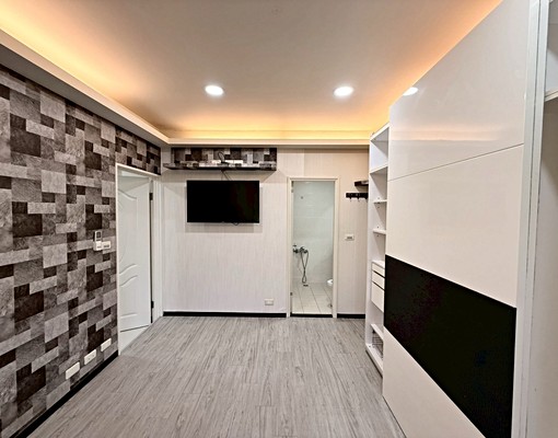 亞東🏘️陽台獨洗曬‼️空間寬敞🌟採光通風佳/掀床收納 - Image 6