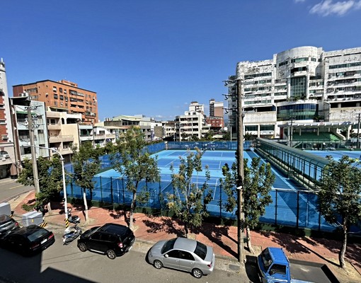 苗栗市網球場大透天補習班安親班辦公室 - Image 1