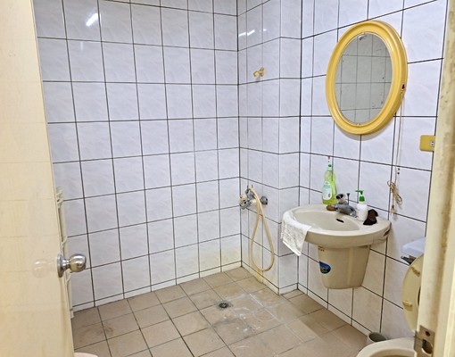 近巨城電梯方正套房 - Image 4