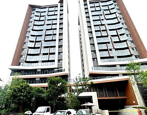 中科榮總首選國聚之赫三房平車 - Image 1