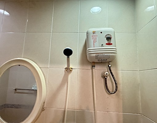 近中和捷運站套房可租補 - Image 2