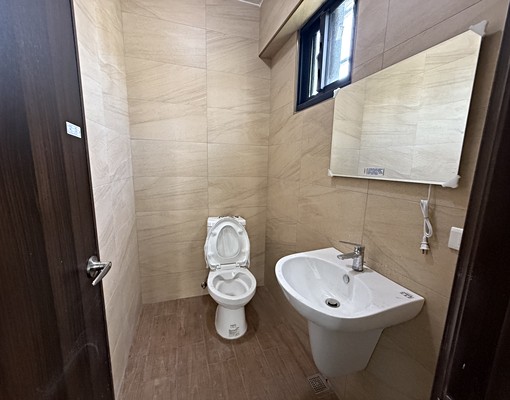 五甲商圈二樓 - Image 4