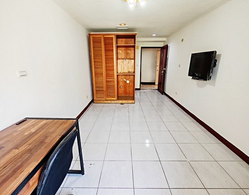 中國醫🍎超大露台採光好✅台水電✅全新油漆✅雙層冰箱.大衣櫃 - Image 9