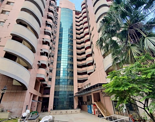 中國醫🍎超大露台採光好✅台水電✅全新油漆✅雙層冰箱.大衣櫃 - Image 2