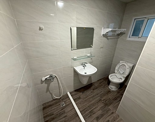 很搶手！鳳山正鬧區五甲、瑞隆商圈陽台獨洗全新完工(整層出租) - Image 11