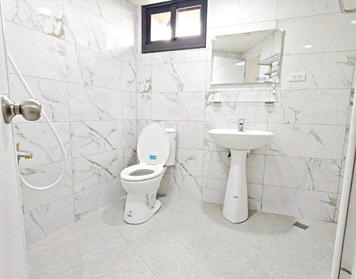 靠逢甲全新未住☀️電梯|可租補|台水台電|☀️可開伙|獨洗曬 - Image 3