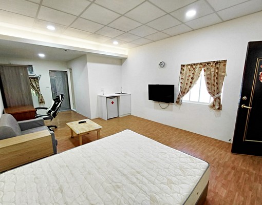 中原公園【超值大空間】寵洽★有陽台★獨洗衣機 - Image 1