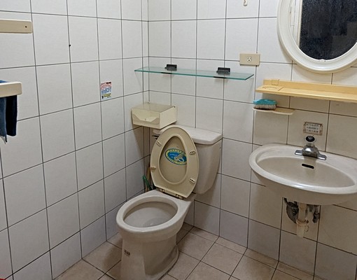 近中山工商｜大寮國中｜套雅房2樓｜明亮安靜(可單、雙人入住) - Image 7