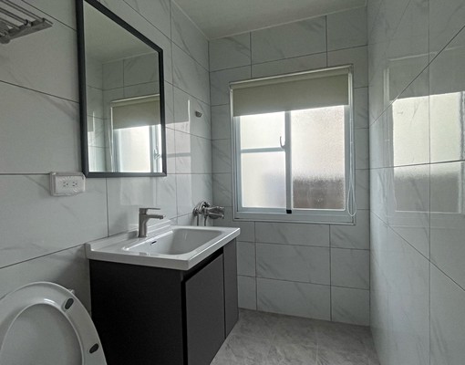 全新套房|鄰中正路上捷運與輕軌站|生活機能佳 - Image 11