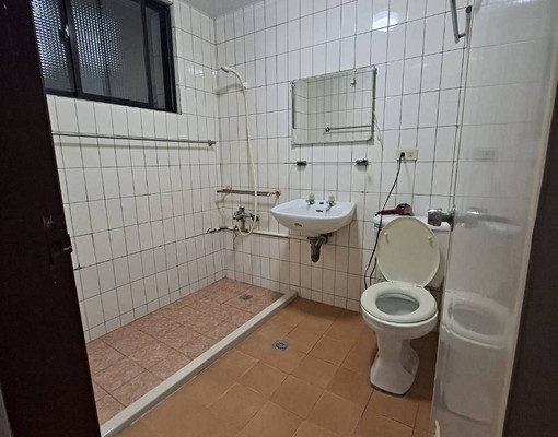 可租補,可寵,免仲介費,雙陽台 - Image 5