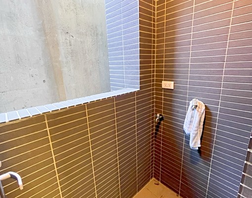 可租補⚡近捷運⚡全新大樓⚡大套房⚡有陽台 - Image 8