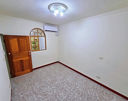 三重精華地點,近捷運/夜市/市場/商場,食衣行俱全(可租補) - Image 5