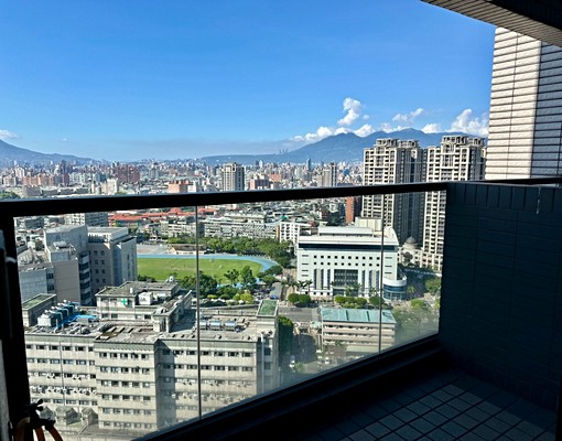 冠德捷世｜明亮舒適｜捷運菜寮站.到站即到家 - Image 1