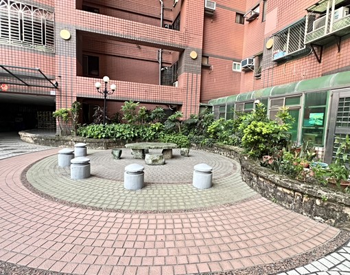 陽明優質明星學區*大四房出租(含管理費)可租補 - Image 1