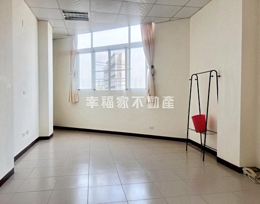 北區實踐街鐵路旁整新美透天 - Image 7