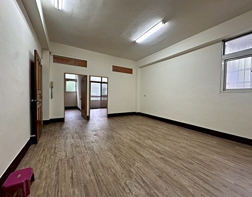 森林公園旁2樓三房公寓 - Image 1